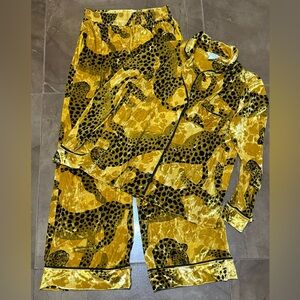 sofia by sofia vergara Gold and Black Velvet Leopard-Print velvet Pajama Set